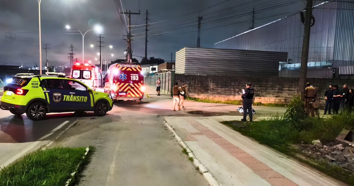 Ciclista de 34 anos morre atropelado por caminhão em Itajaí