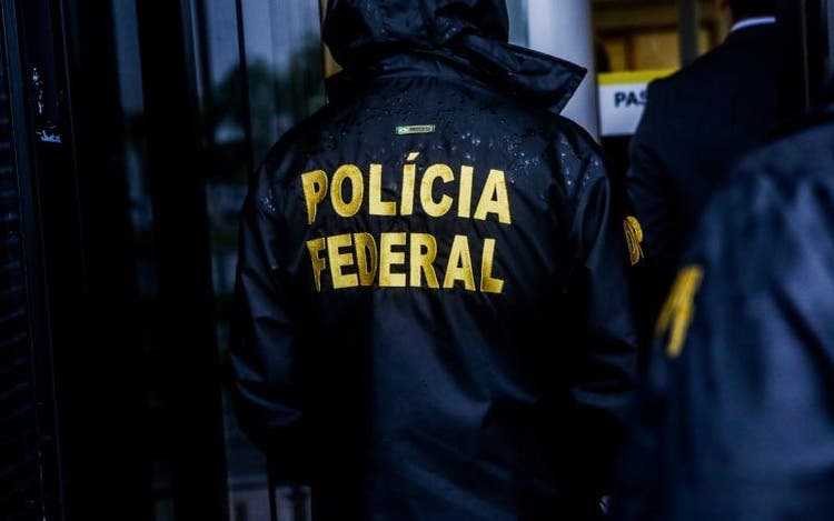 Mulher e homem são presos em operação contra venda ilegal de cigarros eletrônicos em Chapecó