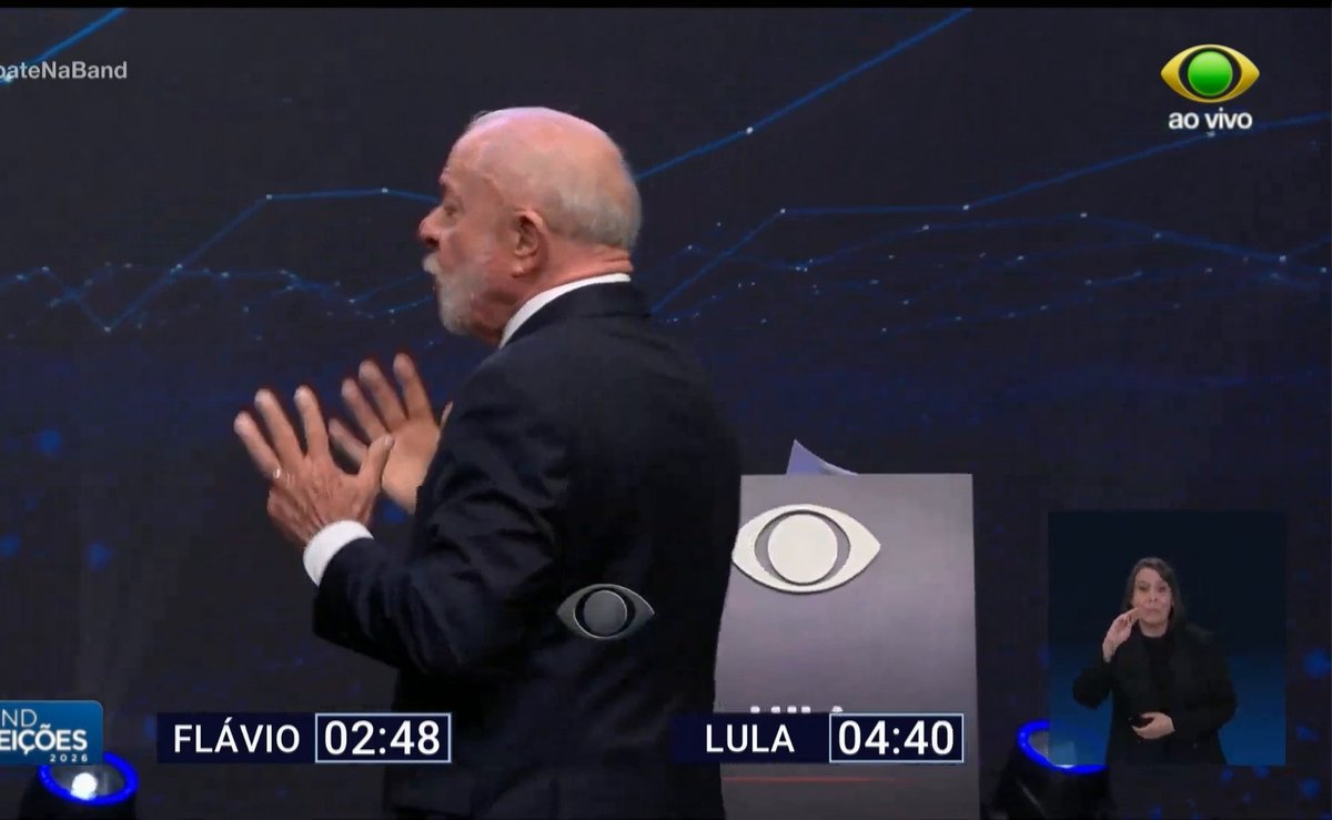 Lula diz que Bolsonaro liberou “um bilhão e cem milhões de armas” e Flávio rebate: “Cê chutou o número”