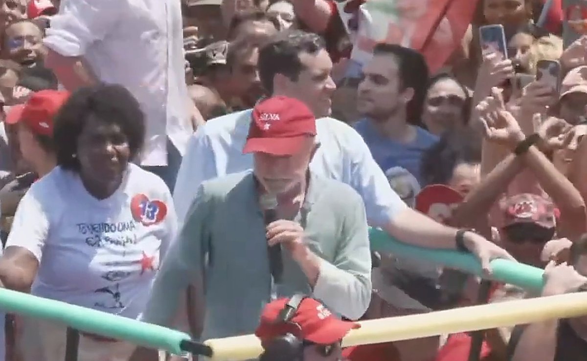 Após falar em “acabar com a polícia”, Lula chama de bandido PM que nem foi julgado ainda
