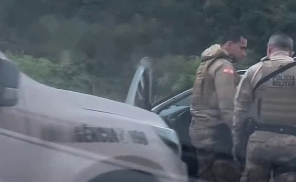Três criminosos neutralizados: PMSC persegue e confronta bandidos após assalto em Joinville