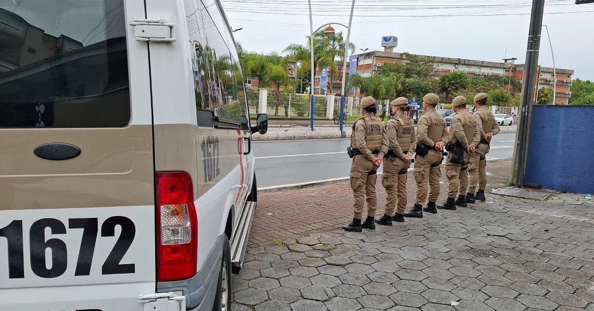 “Garantindo direito de voto”: Santa Catarina recebe mil policiais a mais para reforçar a segurança nas eleições