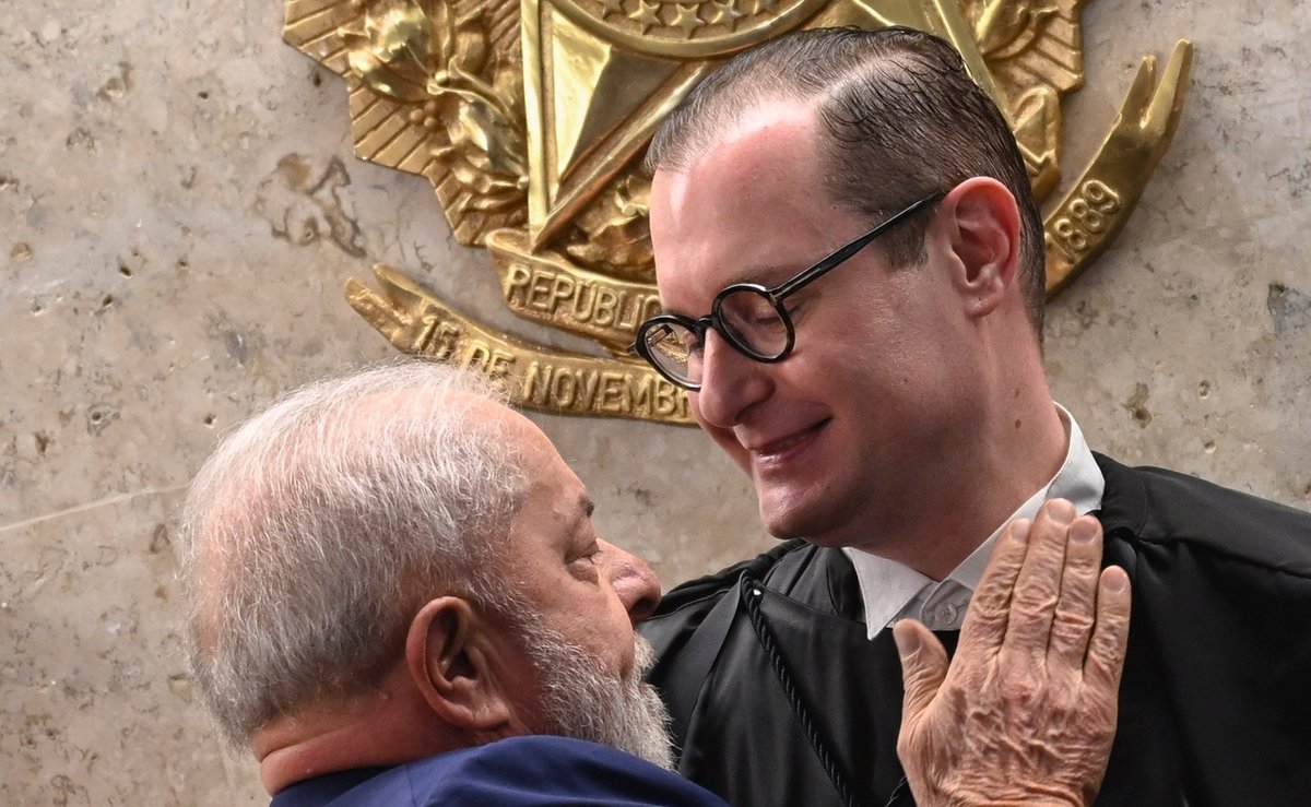 Zanin recua e manda manter a votação até as 19h só nas seções que ainda não tinham fechado